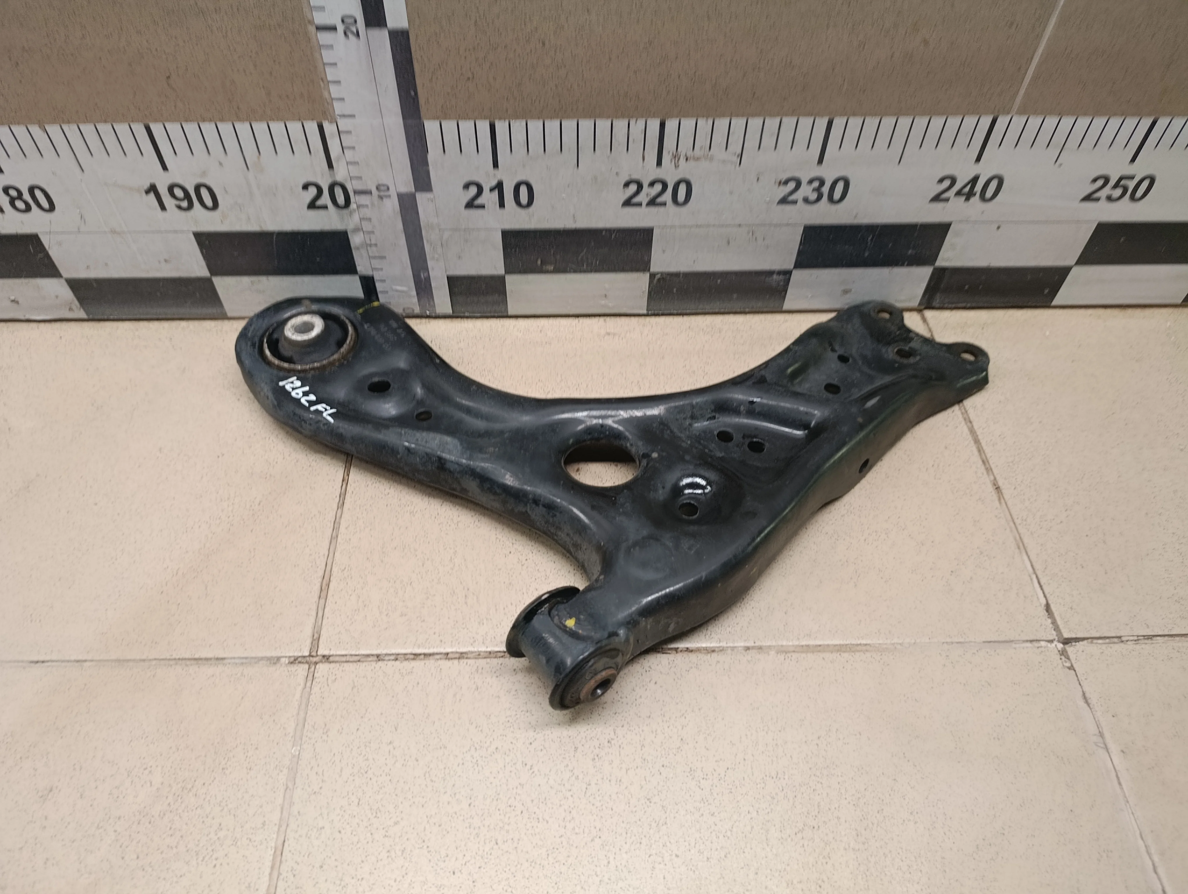 Рычаг передний левый Fabia 1999-2006