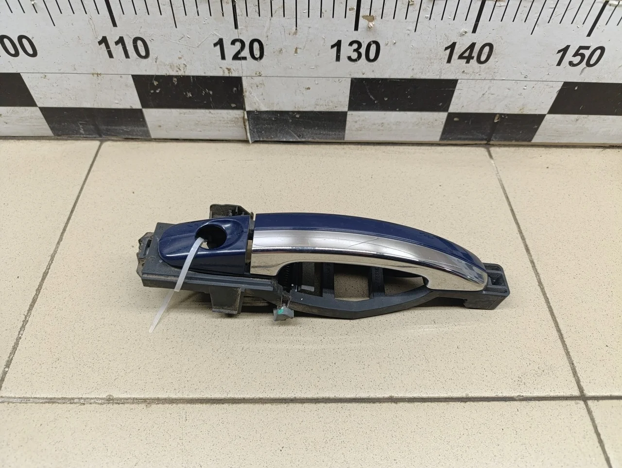 Ручка двери передней наружная левая Focus II 2008-2011