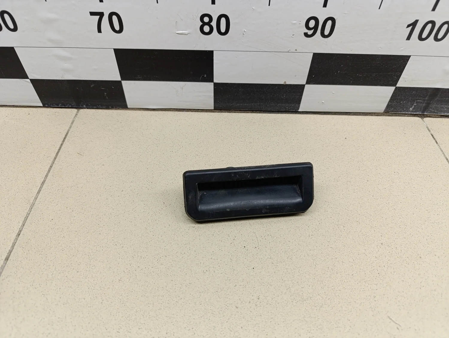 Кнопка открывания багажника Polo (Sed RUS) 2011>