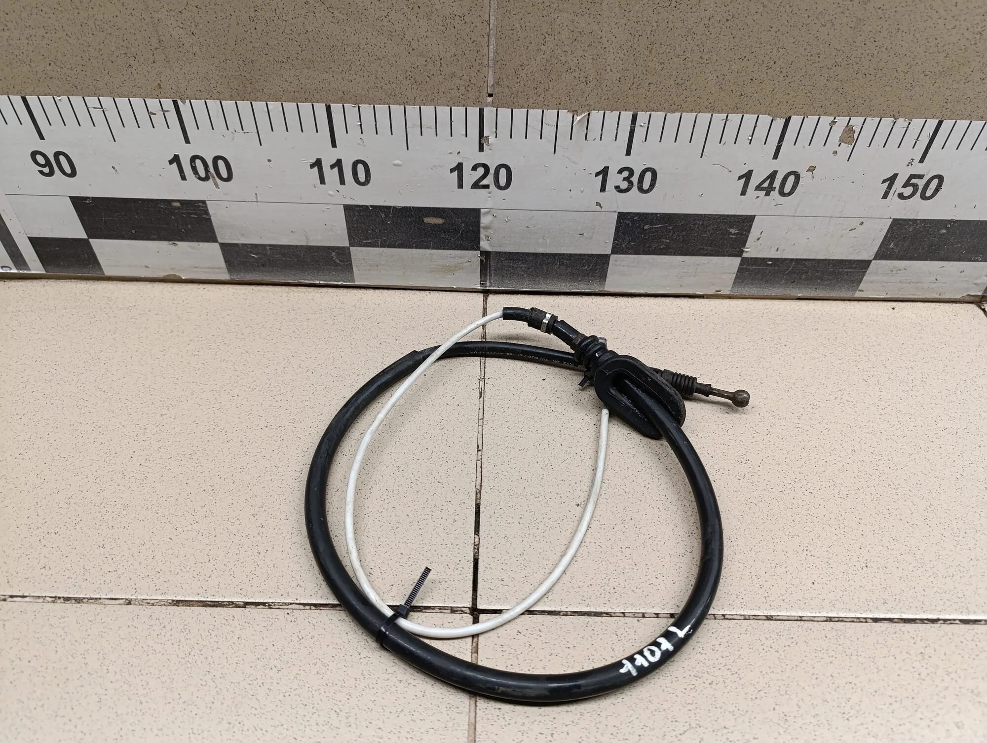 Трос стояночного тормоза Golf VI 2009-2012