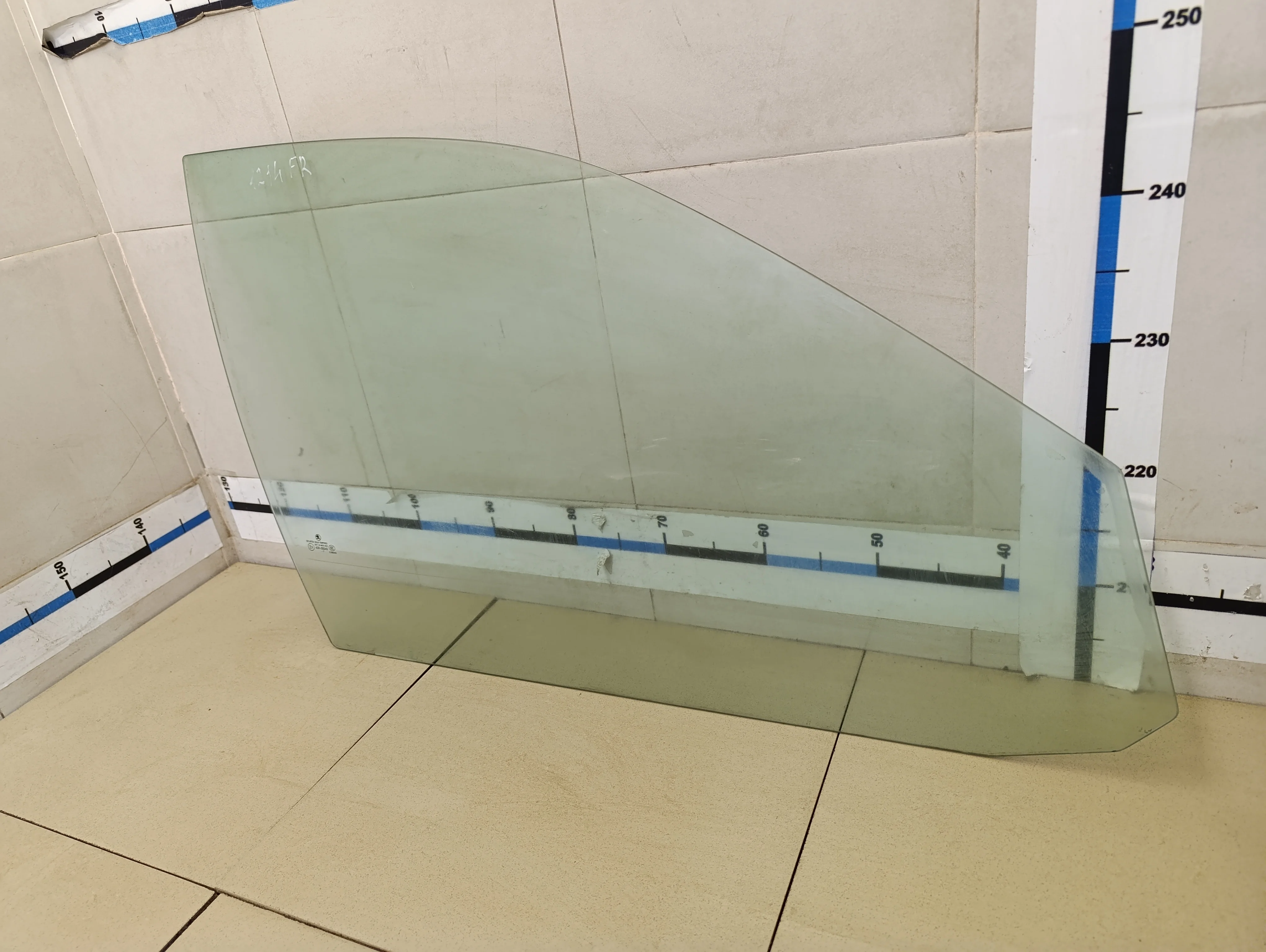 Стекло двери передней правой Octavia (A4 1U-) 2000-2011