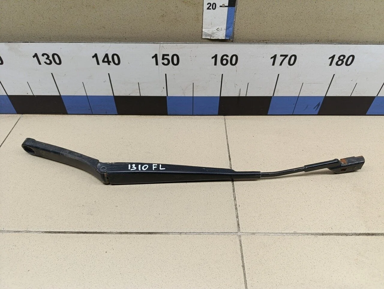 Поводок стеклоочистителя передний левый Passat [B6] 2005-2010