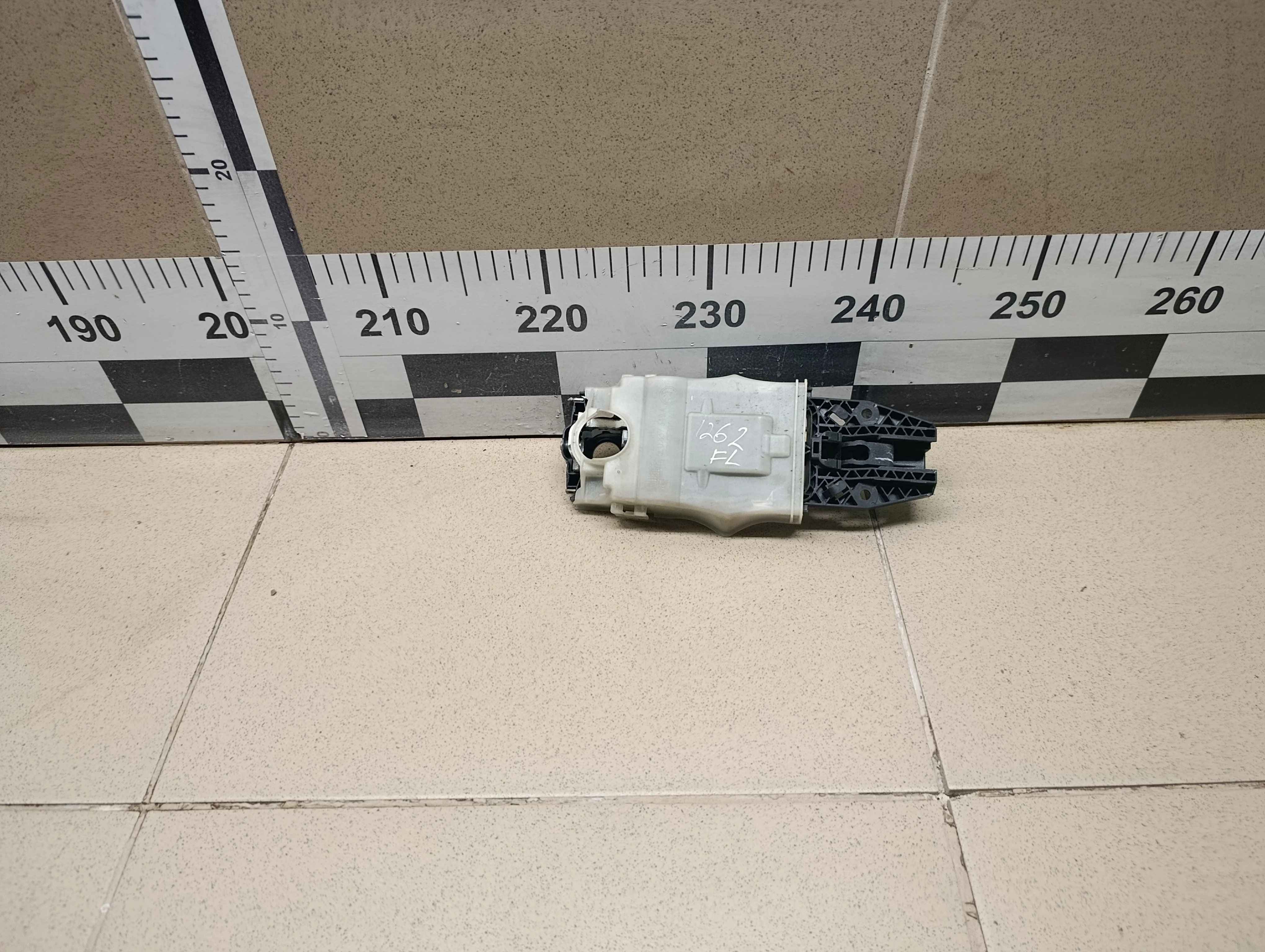 Кронштейн ручки Fabia 2007-2015