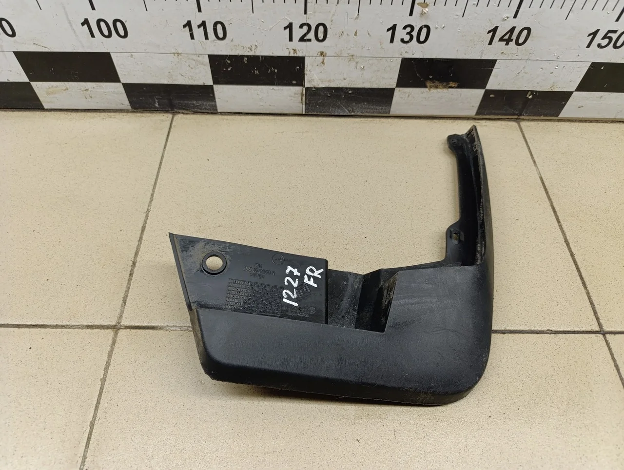 Брызговик передний правый Logan II 2014>