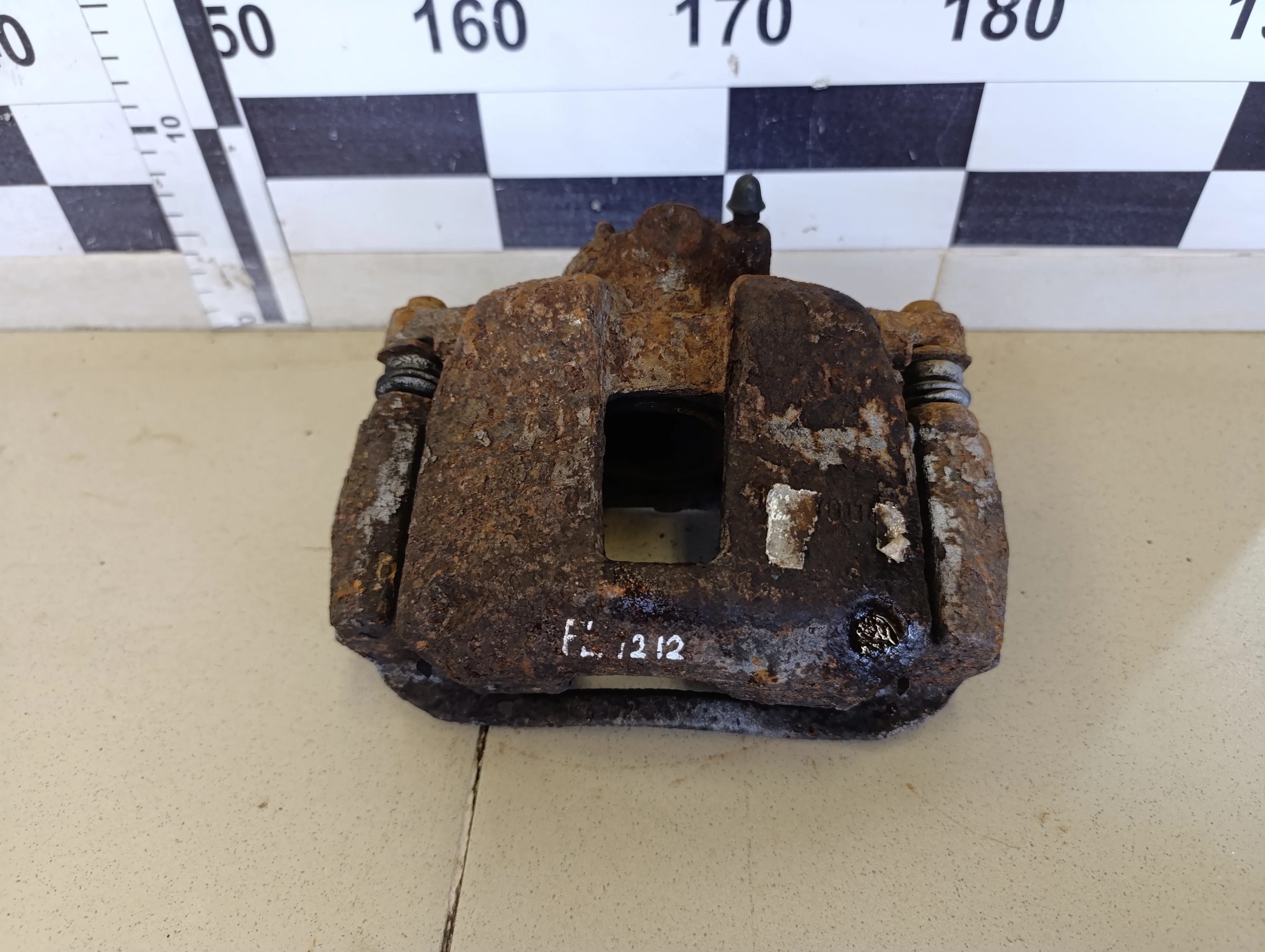 Суппорт передний левый C4 2005-2011