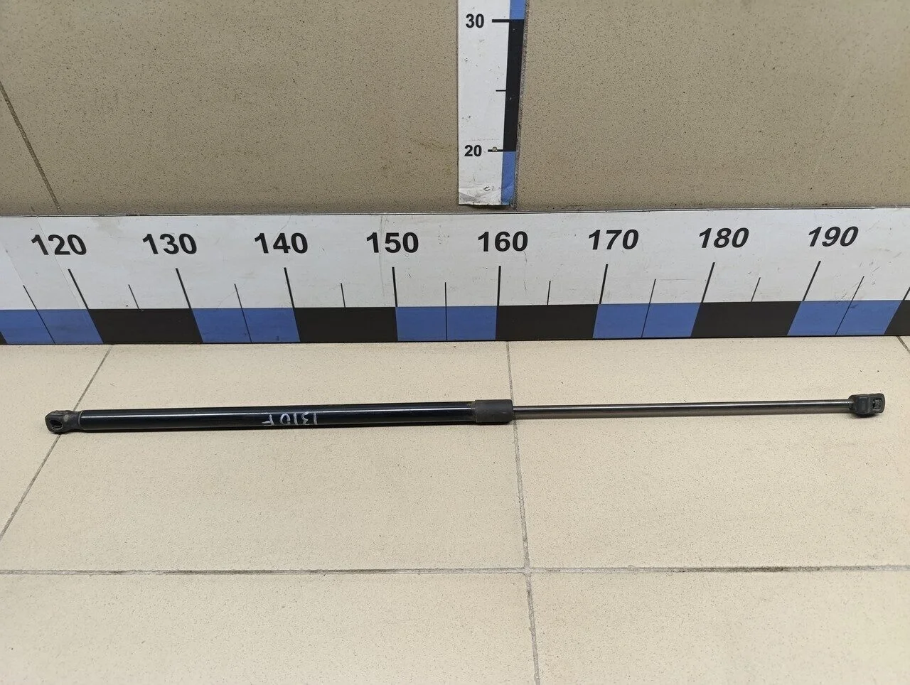 Амортизатор капота Passat [B6] 2005-2010