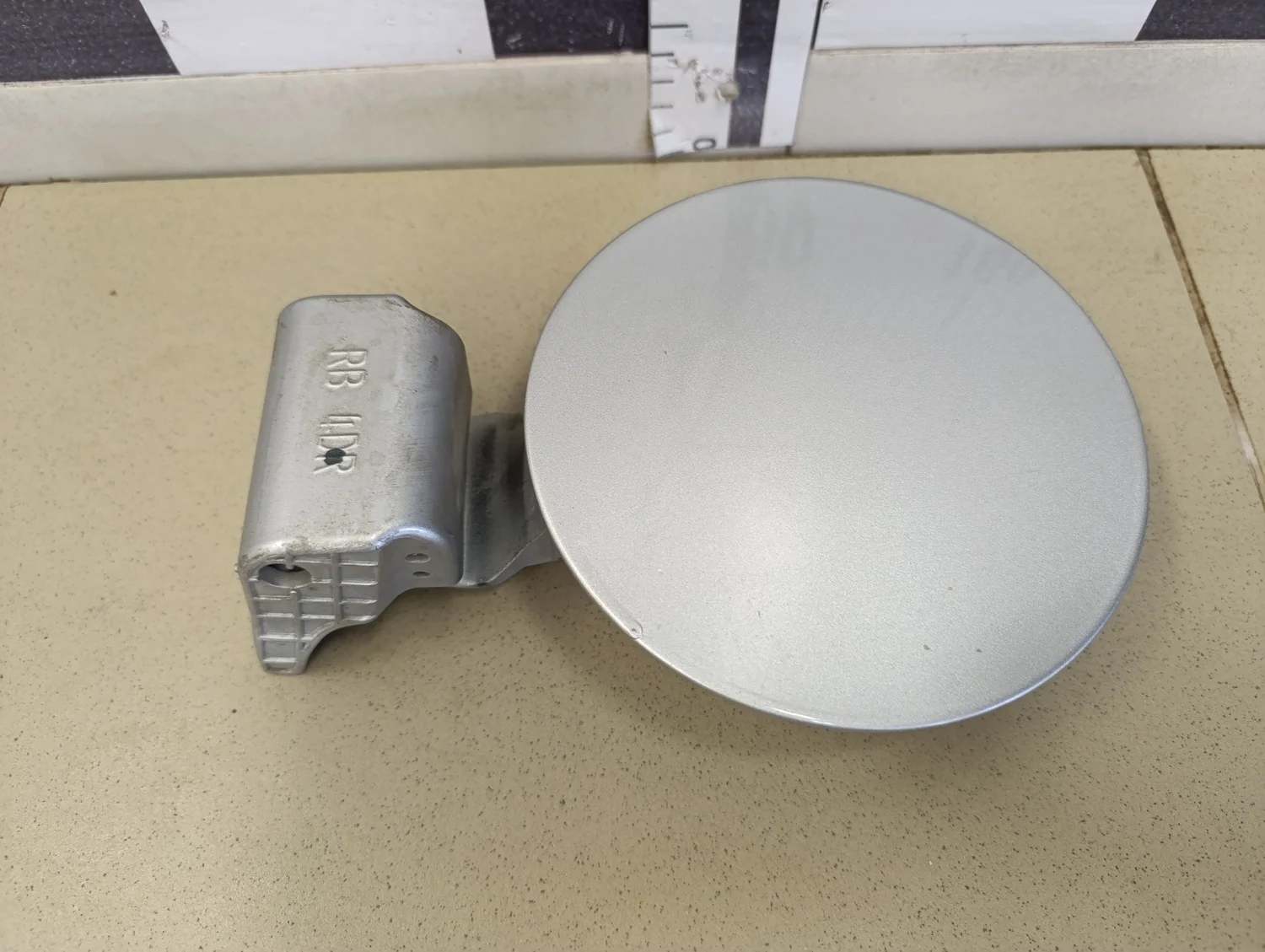 Лючок бензобака Solaris 2010-2017