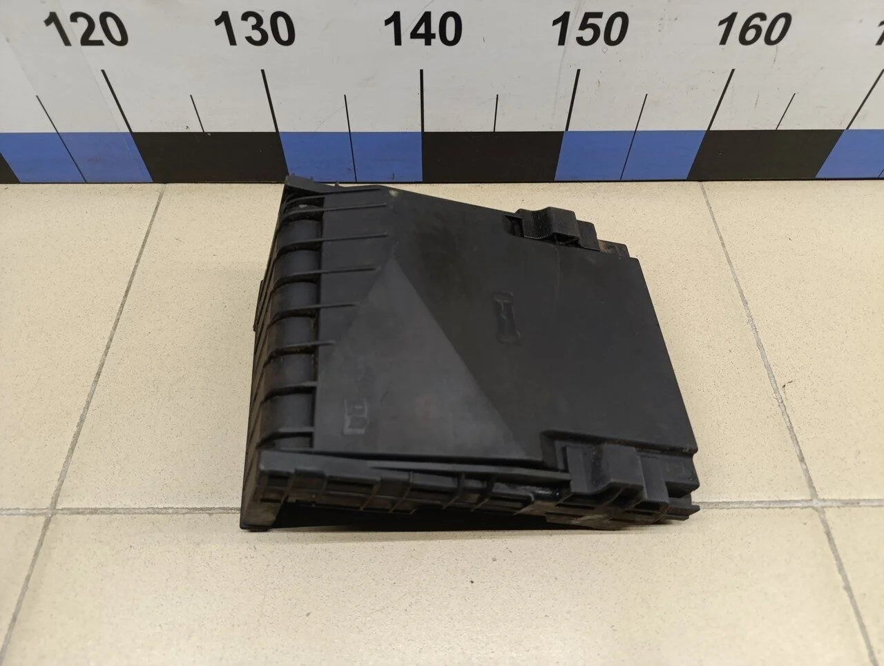 Крышка блока предохранителей Passat [B6] 2005-2010