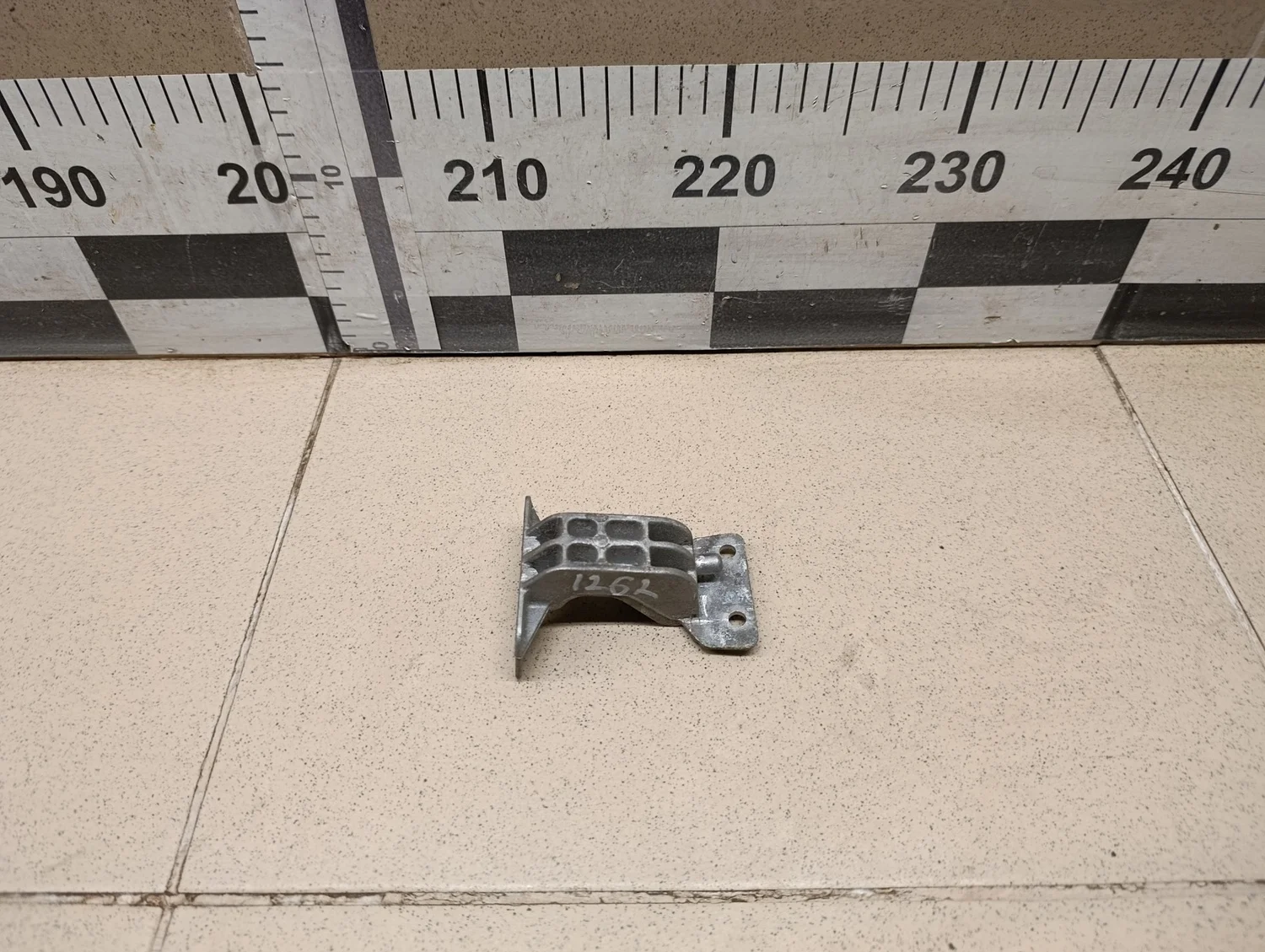 Кронштейн (сопут. товар) Polo (Sed RUS) 2011>