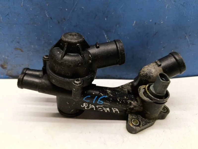 Корпус термостата Skoda Fabia 2005 03C121111B 1.2 AZQ