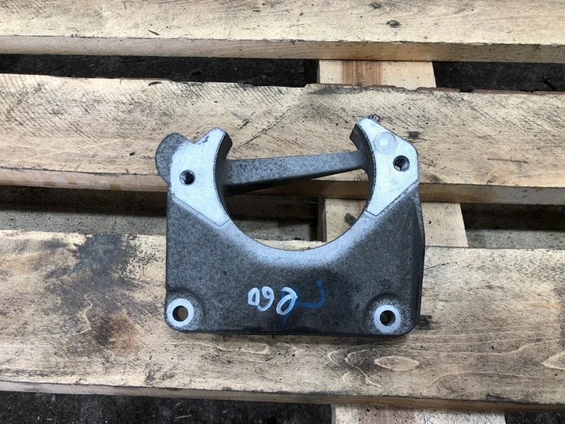 Кронштейн двигателя BMW 5 2005 E60