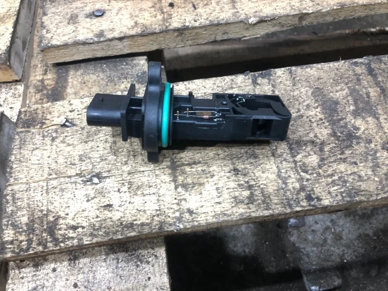 Датчик массового расхода воздуха BMW 6 e63