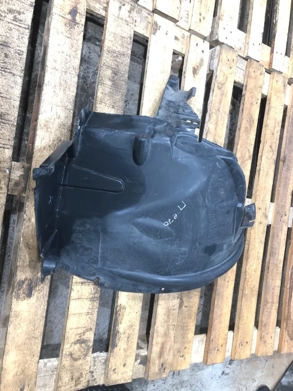 Подкрылок BMW X5 2007 e70