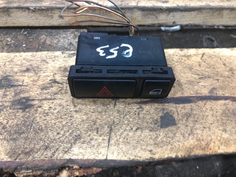 Кнопка аварийной сигнализации BMW X5 2003 E53