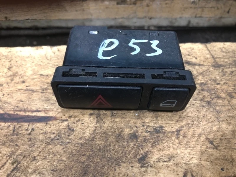Кнопка аварийной сигнализации BMW X5 2003 E53