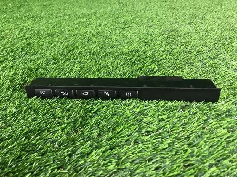 Блок кнопок в центральной консоли BMW X5 2004 E53