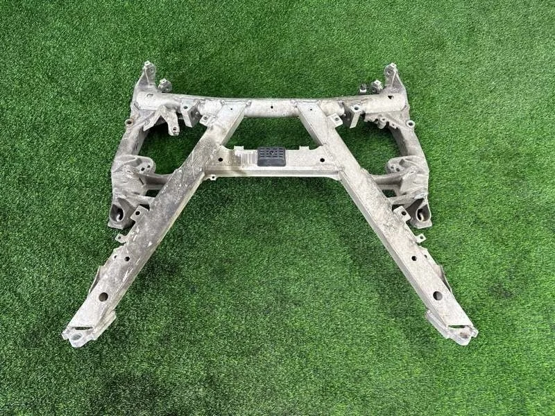 Подрамник BMW 5 2001 e39 Touring