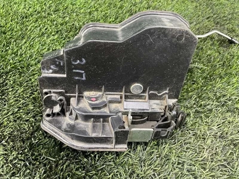 Замок боковой двери BMW 5GT 2013 F07