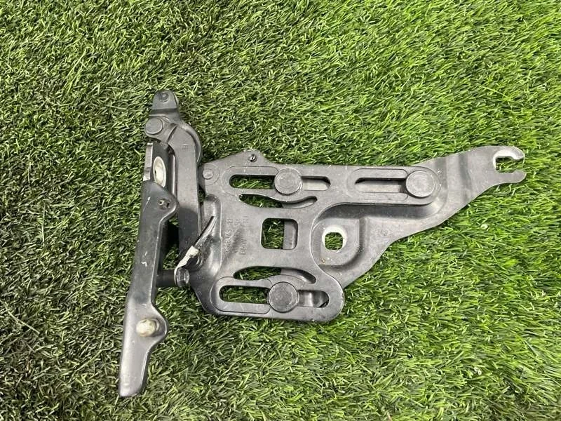 Петля капота BMW X5 2008 e70