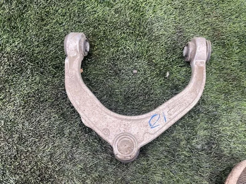 Рычаг подвески верхний BMW X5 2008 e70