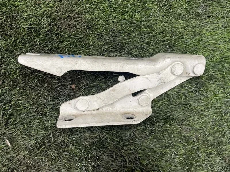 Петля капота BMW 5 2007 E60