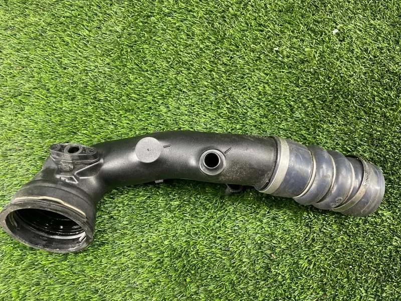 Патрубок воздушного фильтра BMW X5 2010 e70