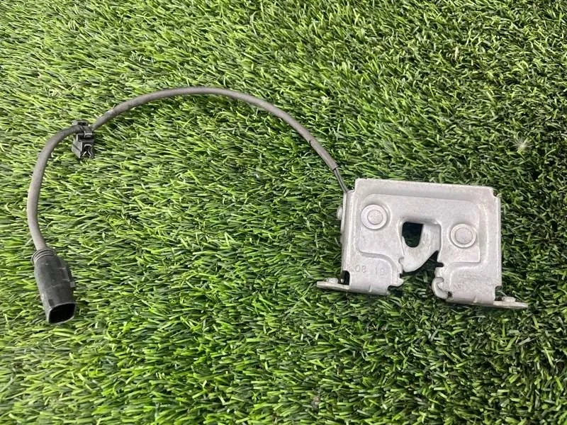 Замок капота BMW X5 2010 e70