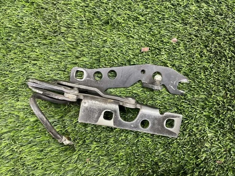 Петля капота BMW X5 2006 E53