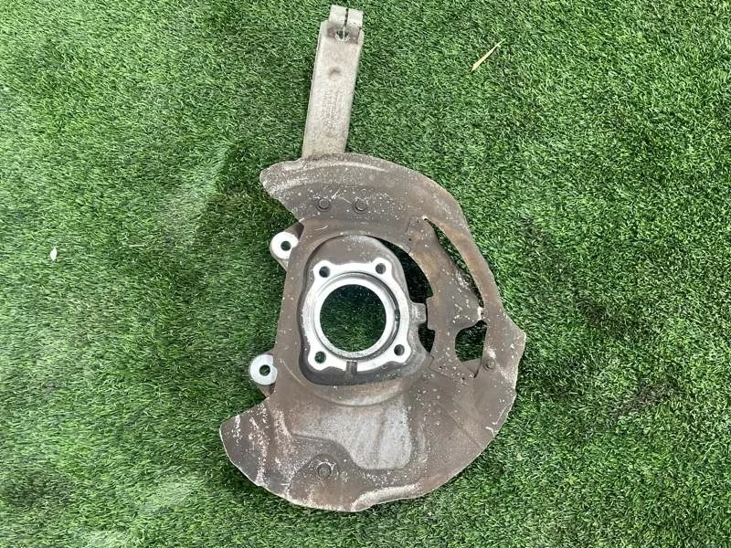 Кулак поворотный BMW X5 2010 e70