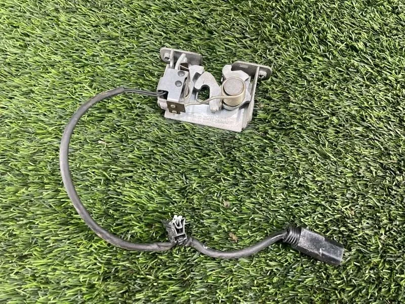 Замок капота BMW X5 2008 e70