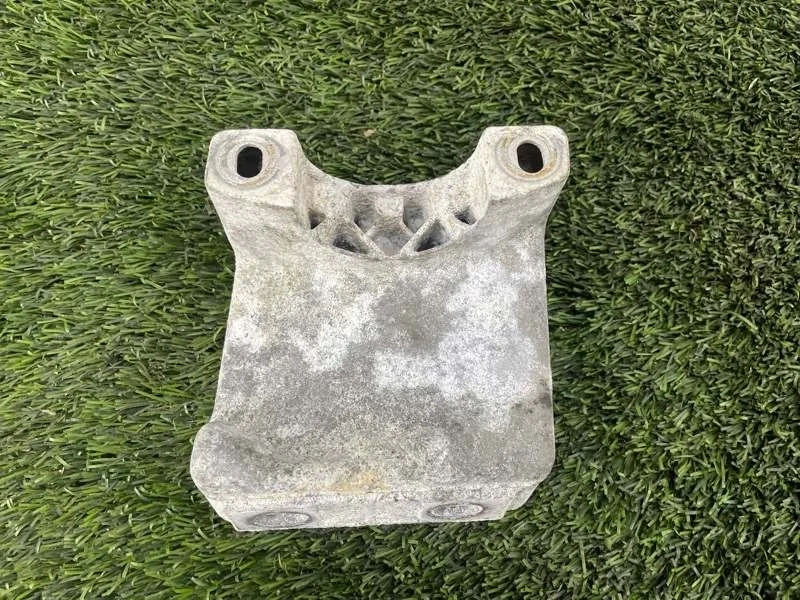 Кронштейн кузова BMW 5 2008 E60