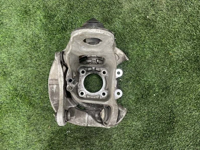 Кулак поворотный BMW X5 2010 e70