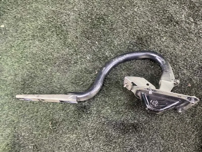 Петля крышки багажника BMW 5 2003 E60