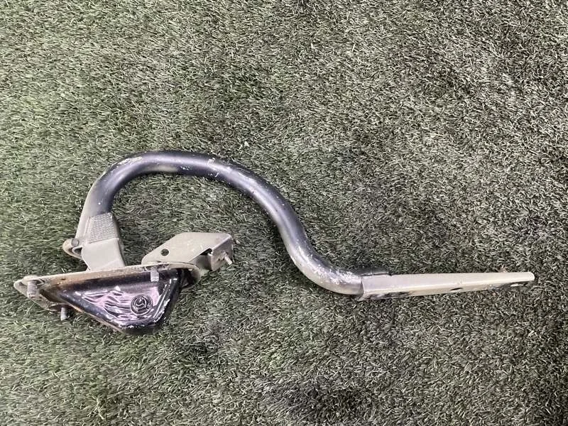 Петля крышки багажника BMW 5 2003 E60