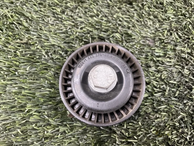 Ролик обводной навесного оборудования BMW X1 2010 E84