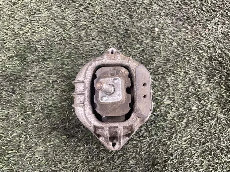 Подушка двигателя BMW X1 2010 E84