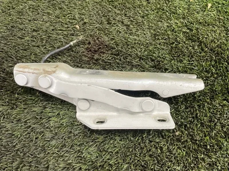 Петля капота BMW 5 2008 E60