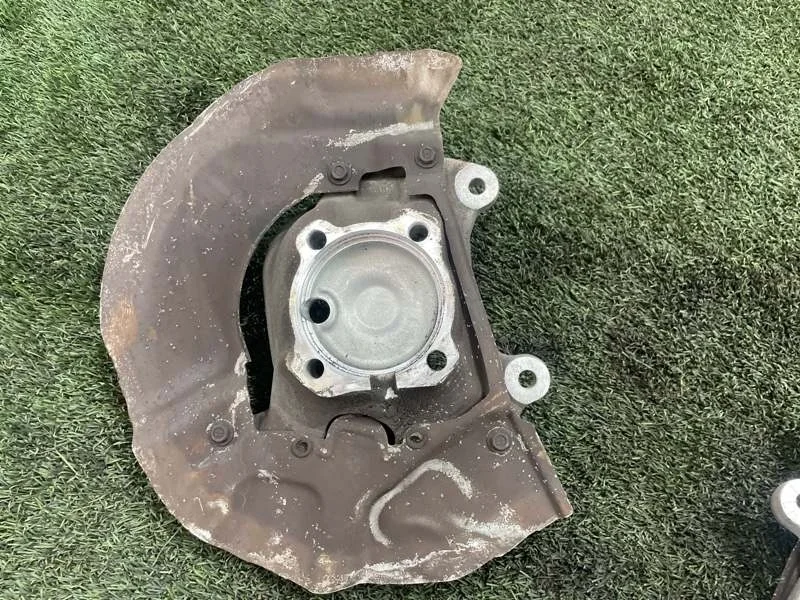 Кулак поворотный BMW 5 2004 E60