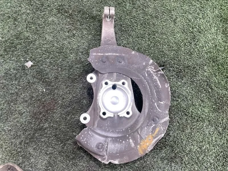 Кулак поворотный BMW 5 2013 F10