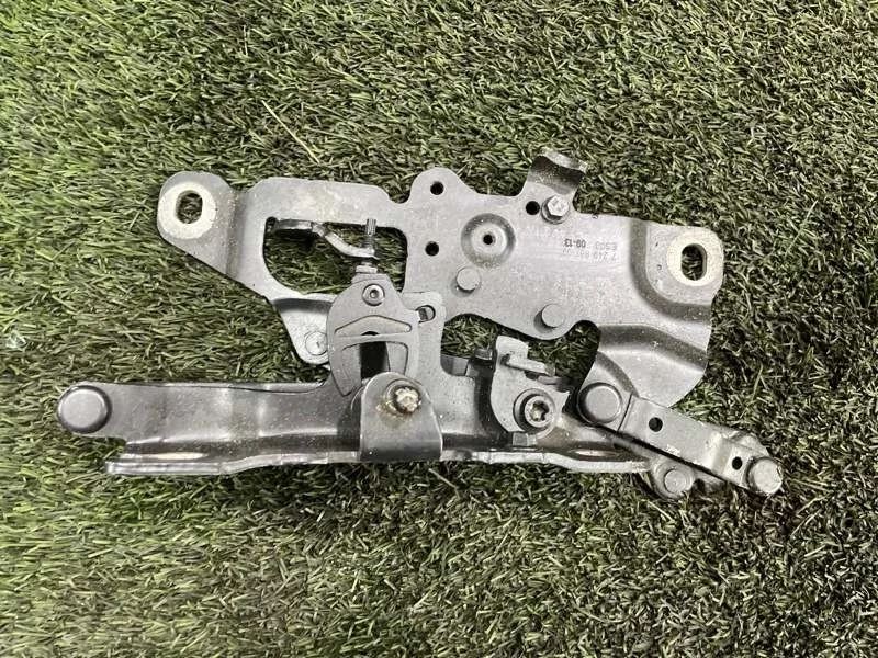 Петля капота BMW 5 2013 F10