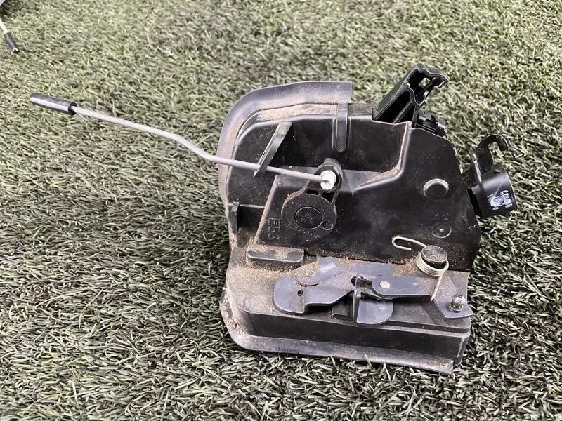 Замок боковой двери BMW X5 2004 E53