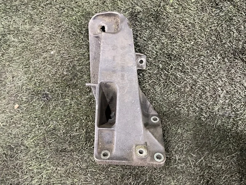 Кронштейн двигателя BMW X5 2006 E53