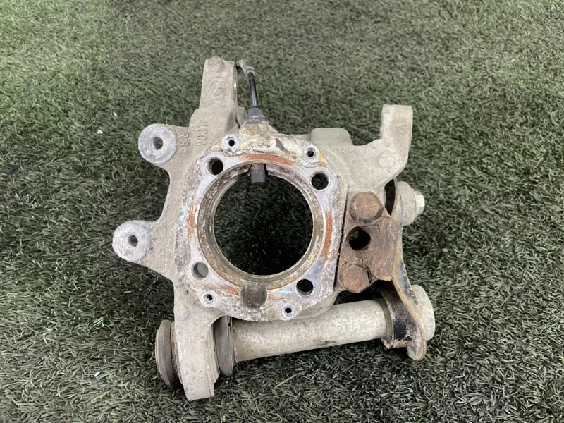 Кулак поворотный BMW X5 2006 E53