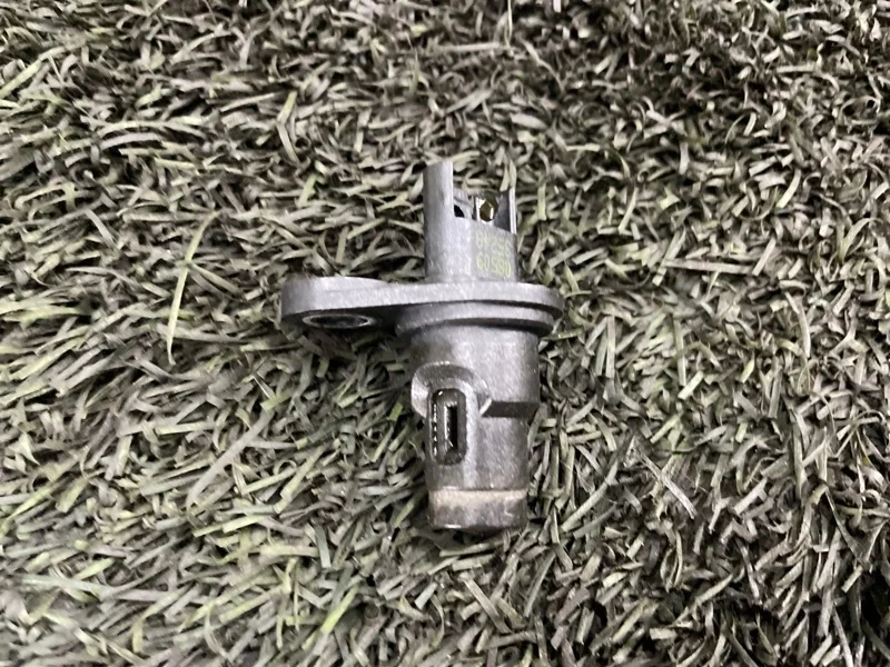 Датчик положения распредвала BMW 3 2010 e90