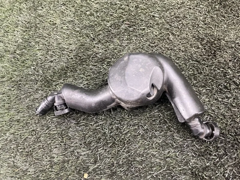 Клапан вентиляции картерных газов Bmw 7 2006 11617563477 E65 N62B48