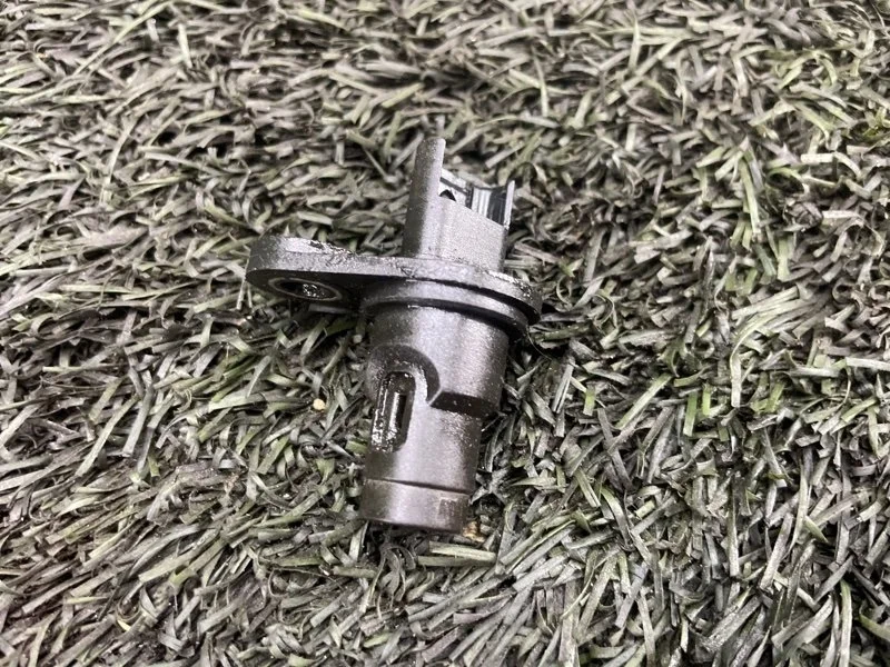 Датчик положения распредвала BMW 3 2010 e90