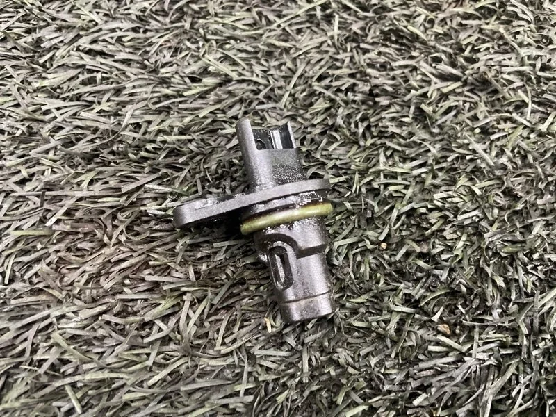 Датчик положения распредвала BMW 3 2010 e90