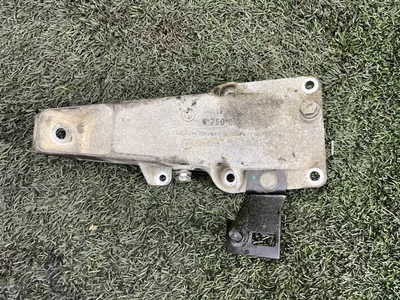 Кронштейн двигателя BMW X5 2006 E53