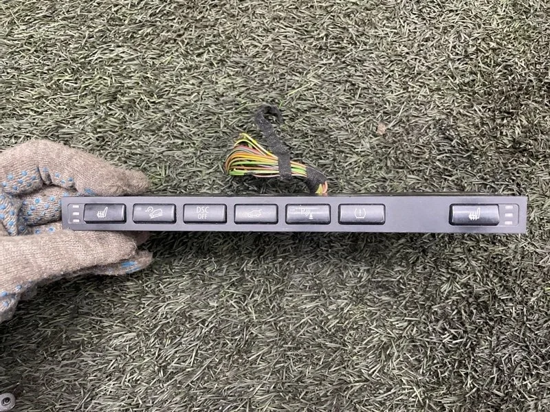 Блок кнопок в центральной консоли BMW X5 2005 E53