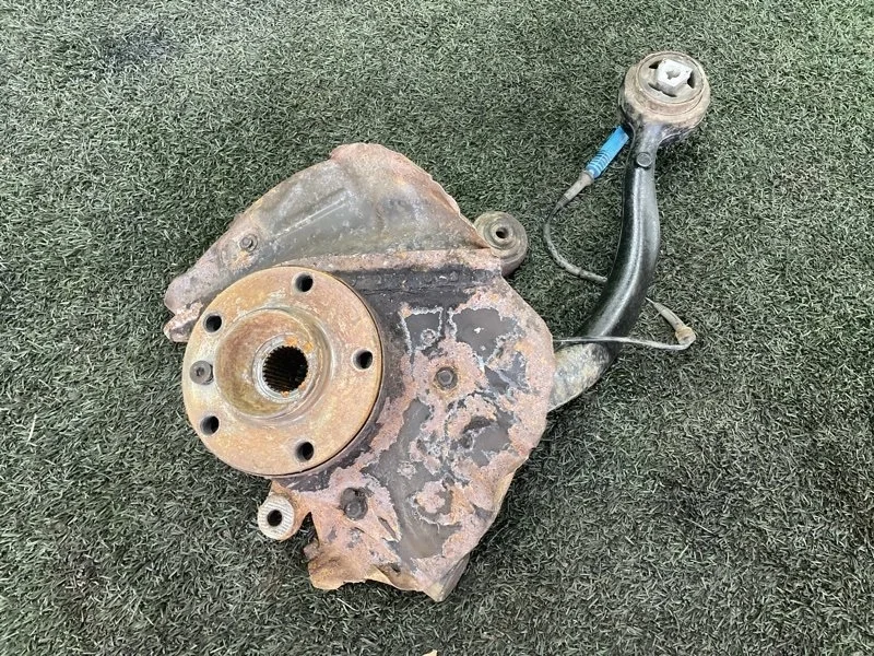 Кулак поворотный BMW X5 2005 E53